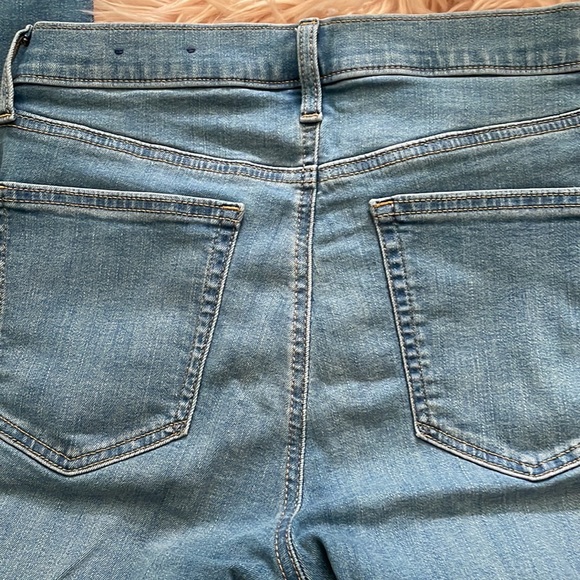 NWOT Gap True Skinny Jeans Light wash Size 28T - Picture 3 of 6